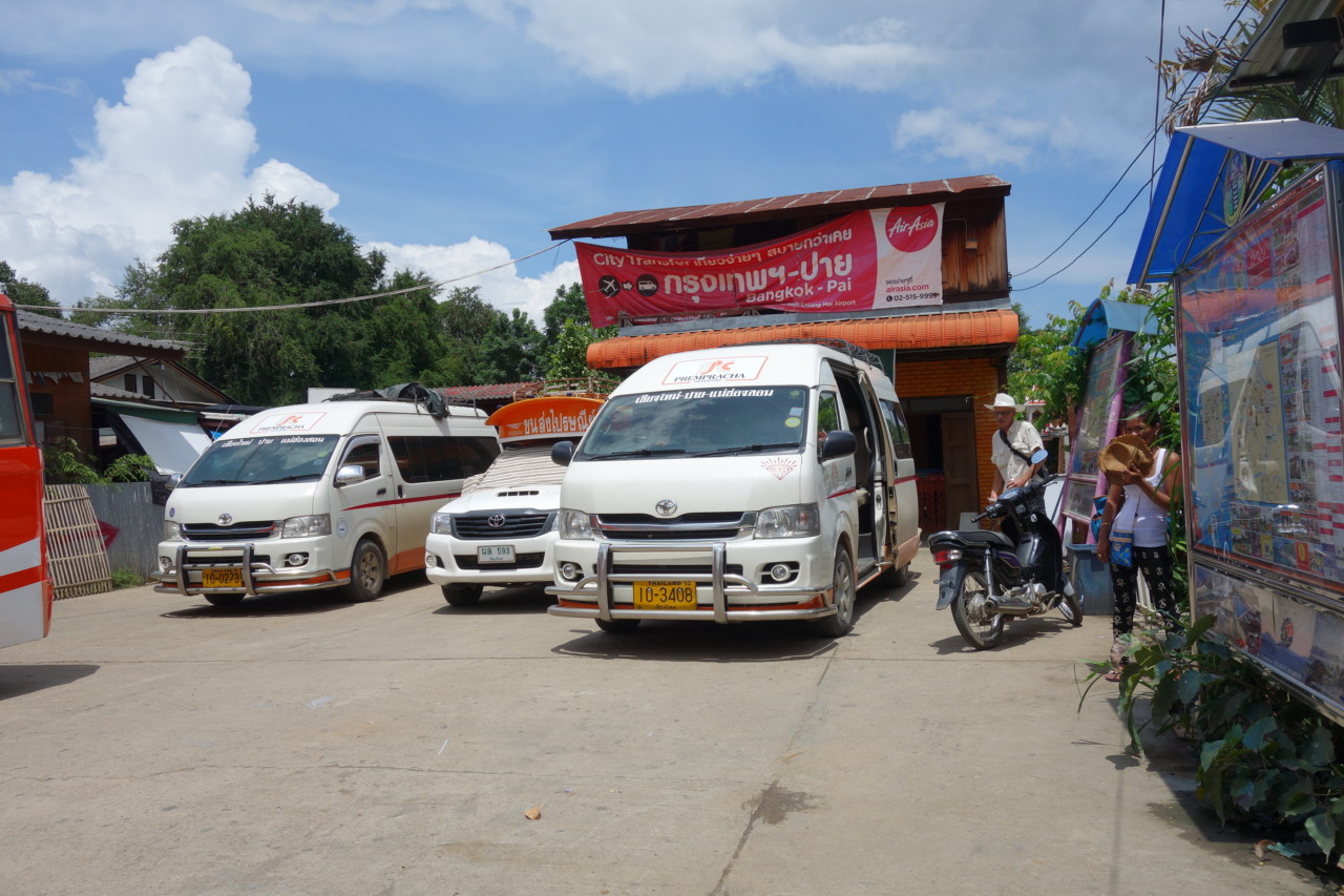 チェンマイからパーイへバス移動